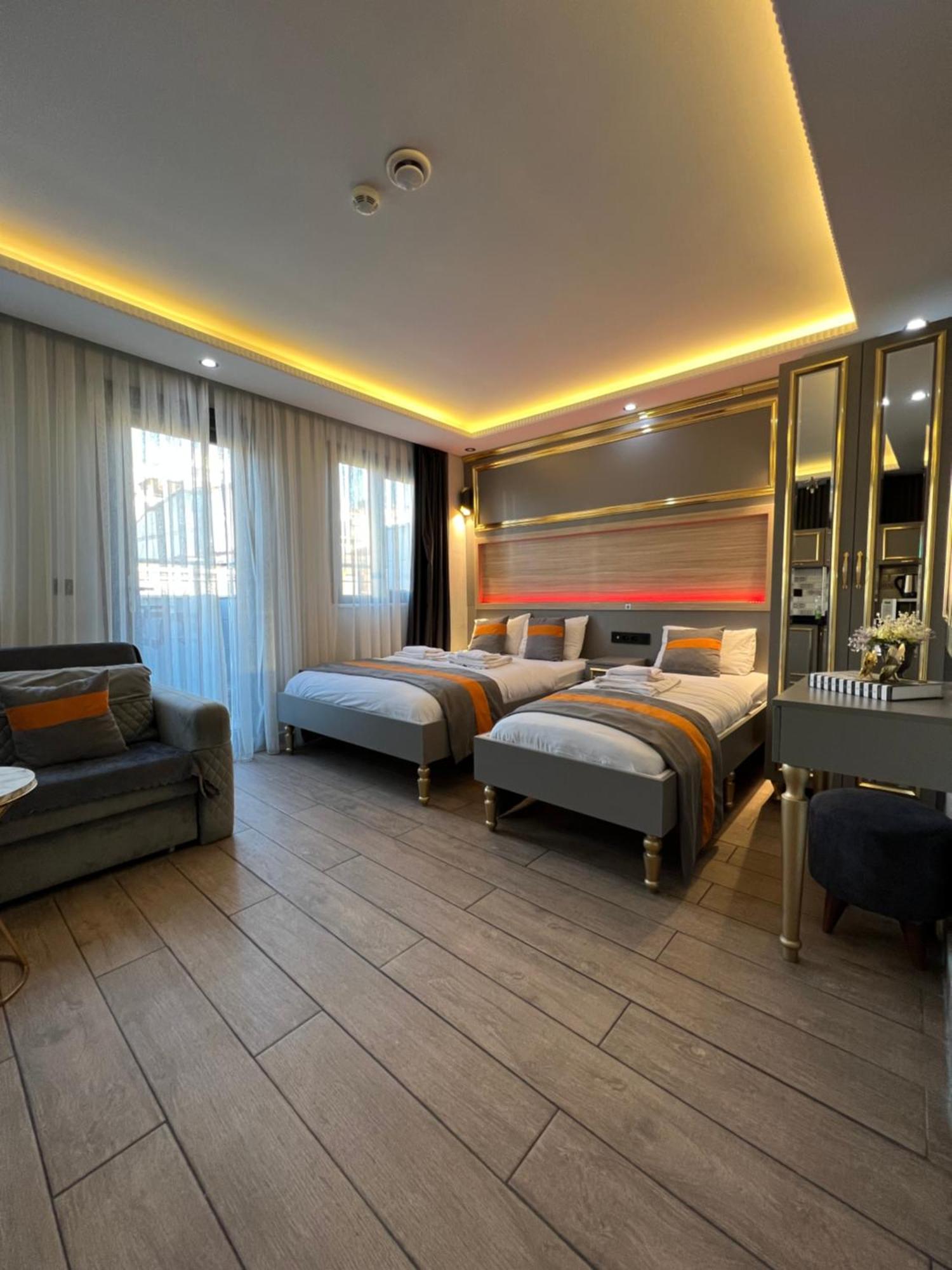 Taksim Larissa Hotel Suites Provincia di Provincia di Istanbul Esterno foto