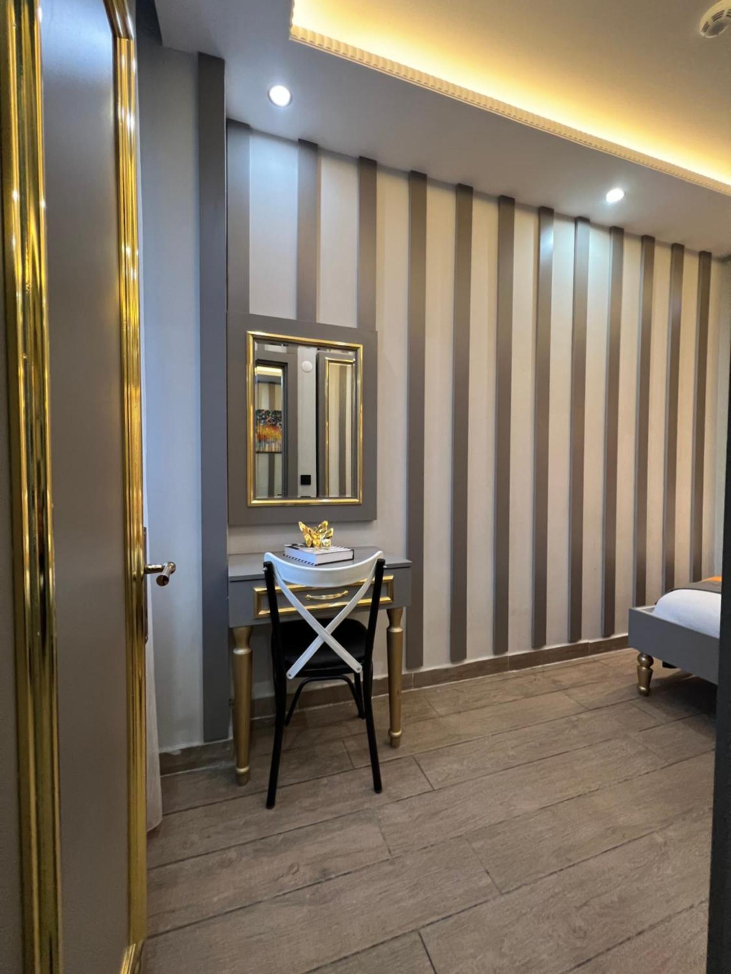Taksim Larissa Hotel Suites Provincia di Provincia di Istanbul Esterno foto